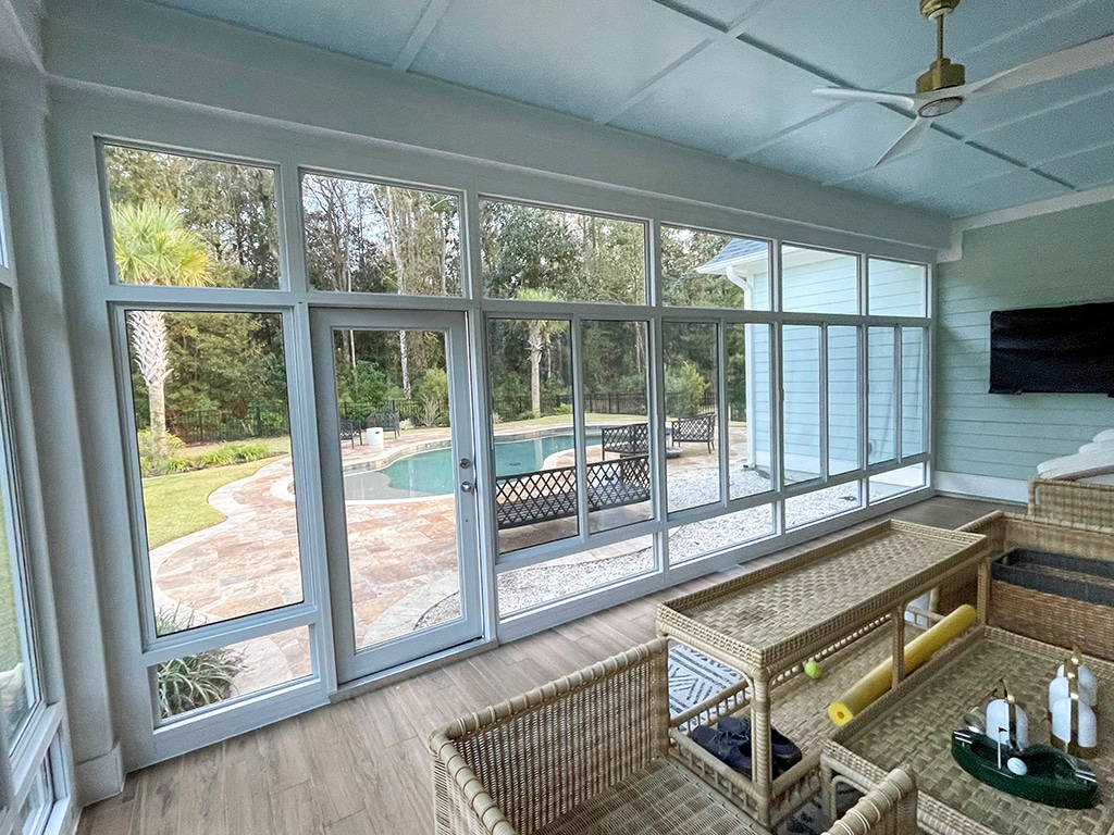 Vistaview Walls, Upper Transoms, Lower Transoms, White, Interior View, Daytime